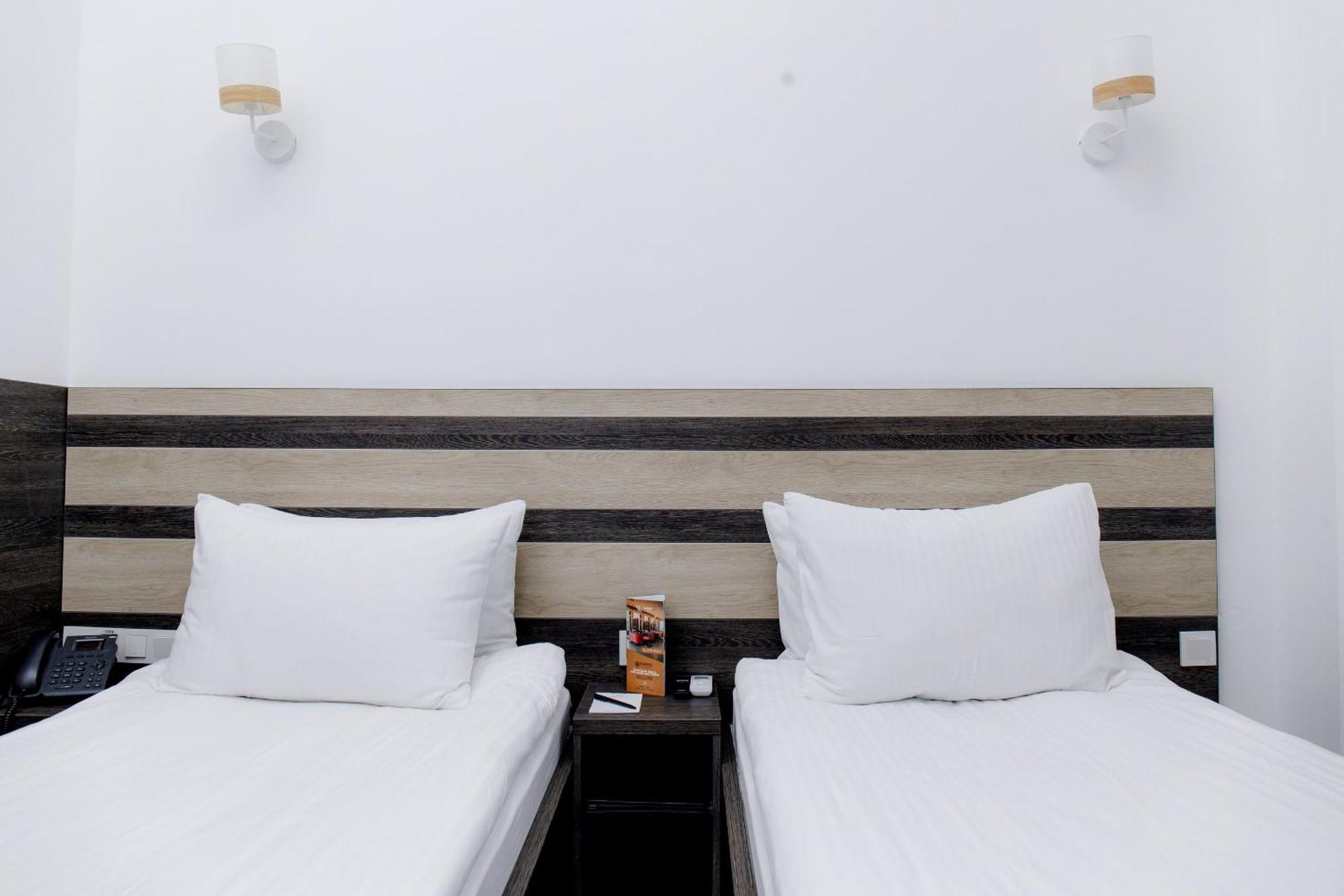 Infinity Plaza Hotel Atyrau Exterior photo